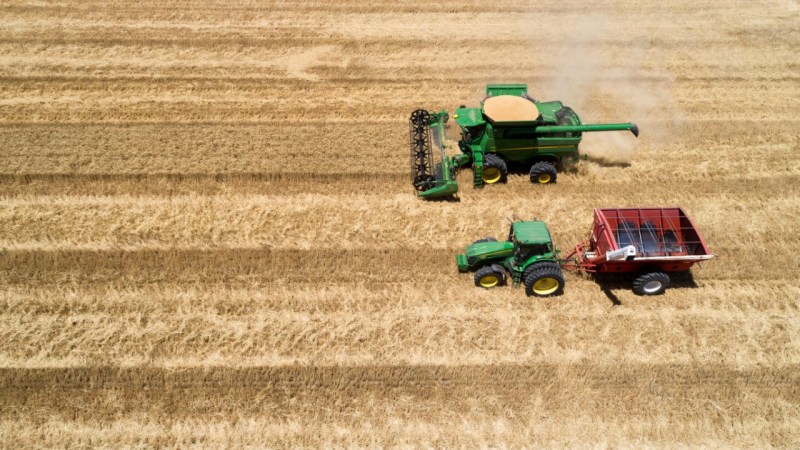 ACCC with farmers on machinery servicing