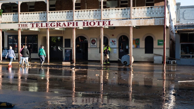 Rebuilding Molong after the floods