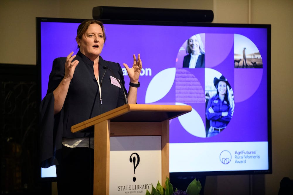 Rebecca Reardon, Vice President of NSW Farmers' Board of Directors, addresses the NSW/ACT Rural Women's Award dinner on 18 May.